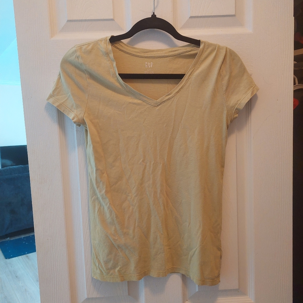 3 for $15! Gap t-shirt